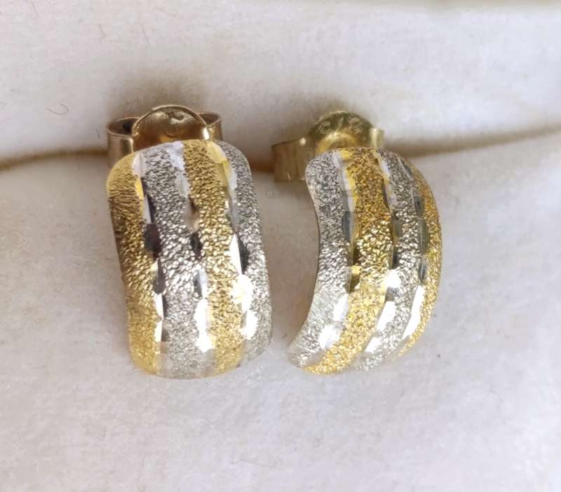 9ct Gold Curve Two Tone Earrings