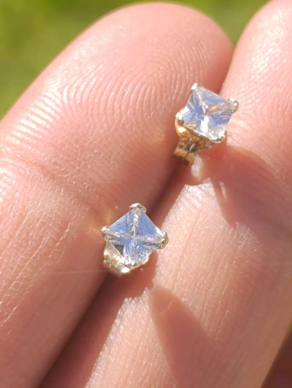 9ct Gold Single Stud Earrings