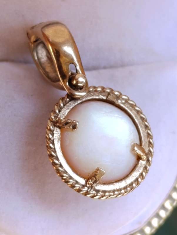 9ct Gold Vintage Mabe Pearl Pendant