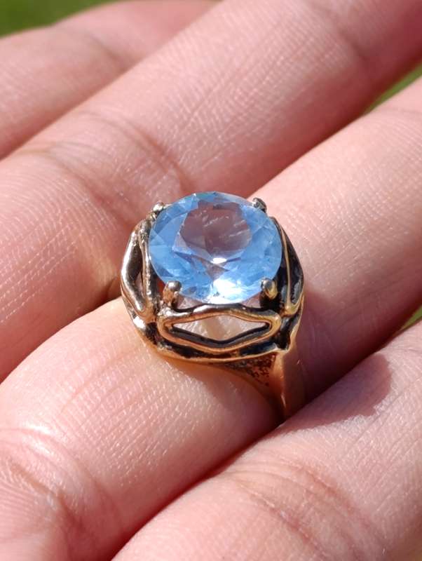 9ct Gold Vintage Blue Gemstone Ring