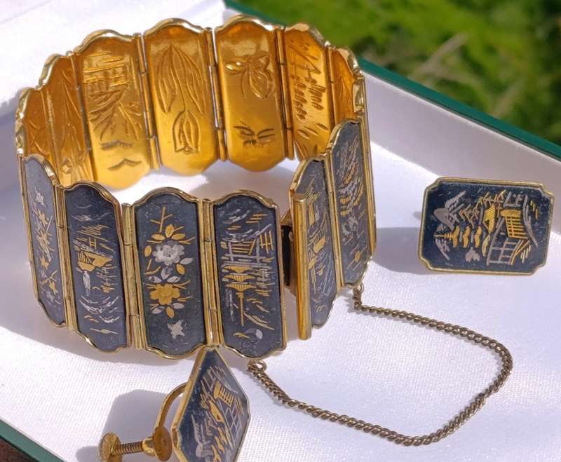 Rare Shakudo Amita Gold Inlay Bracelet Set