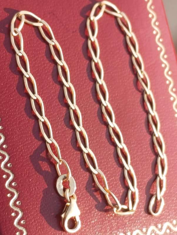 9ct Gold 2MM Curved Link Bracelet
