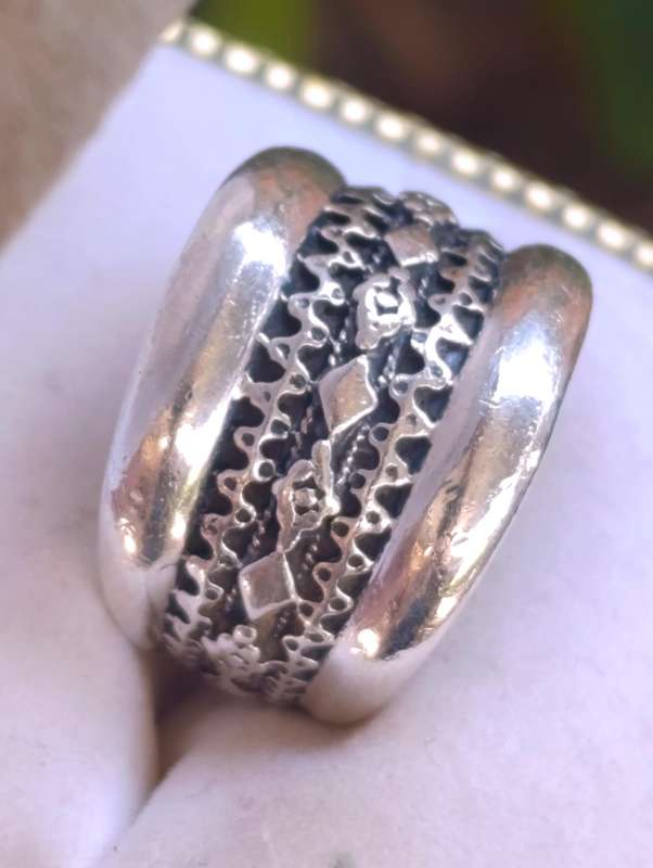 Wide Vintage Geometric Design Ring