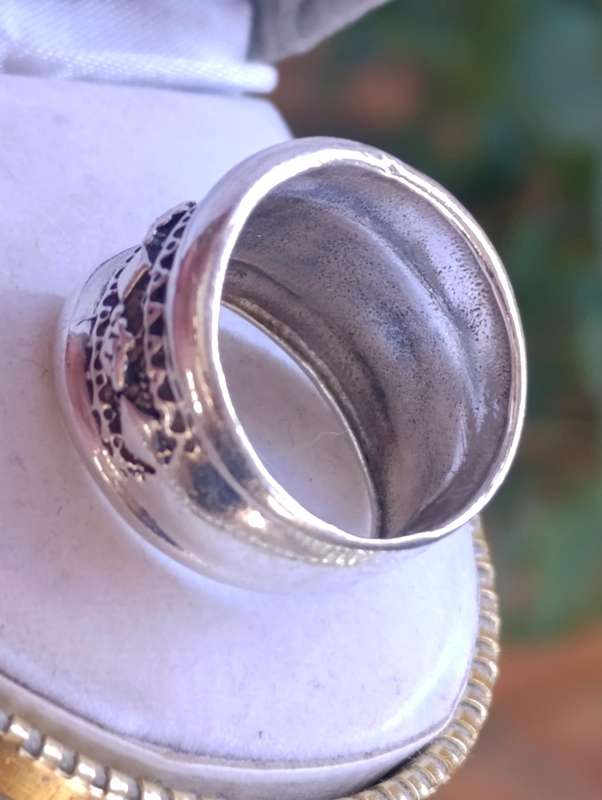 Wide Vintage Geometric Design Ring