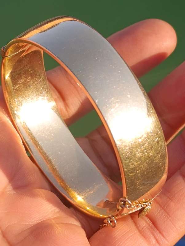 9ct Metal Core Floral Cutwork Bangle