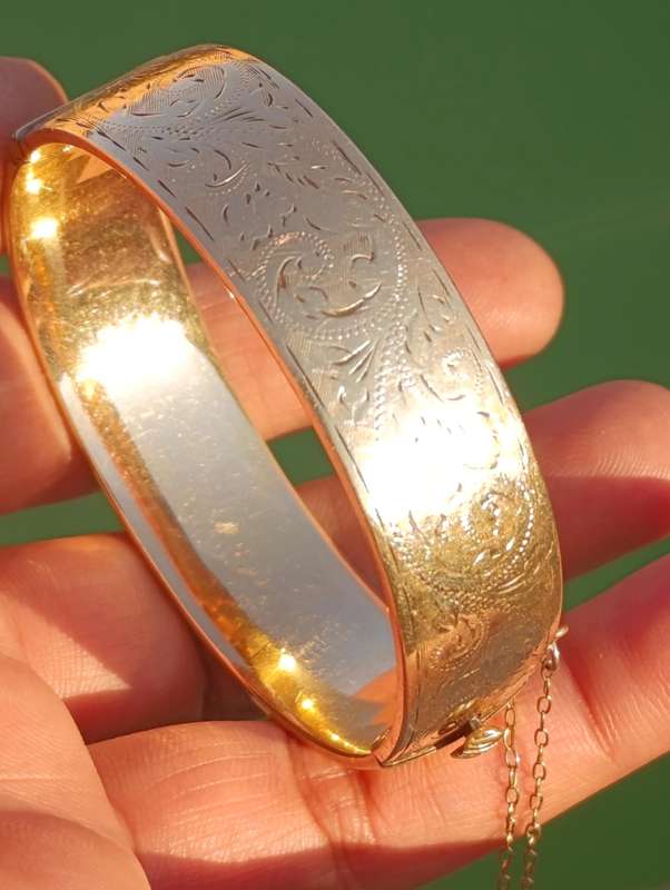 9ct Metal Core Floral Cutwork Bangle