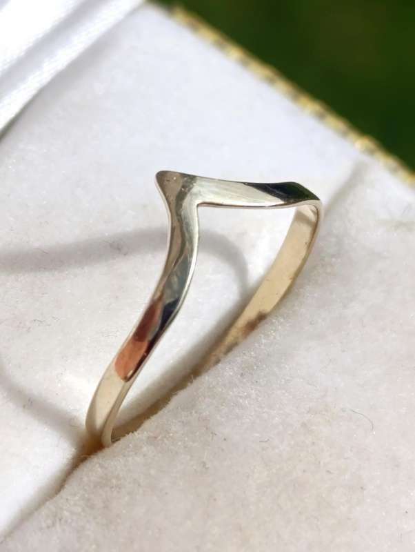 9ct Gold Wishbone Ring