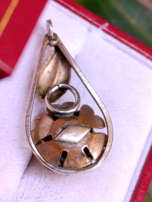 12K Gold Filled Shell Cameo Pendant