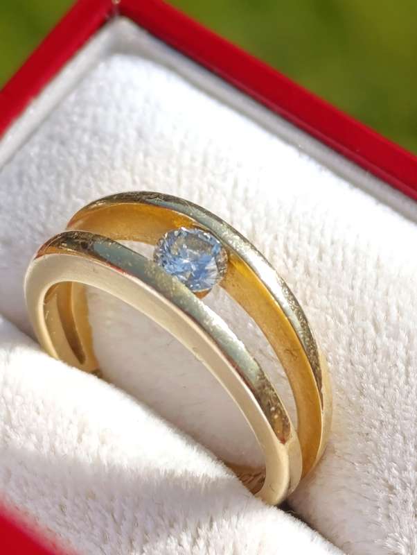 Estate 18ct Tension Set Diamond Ring