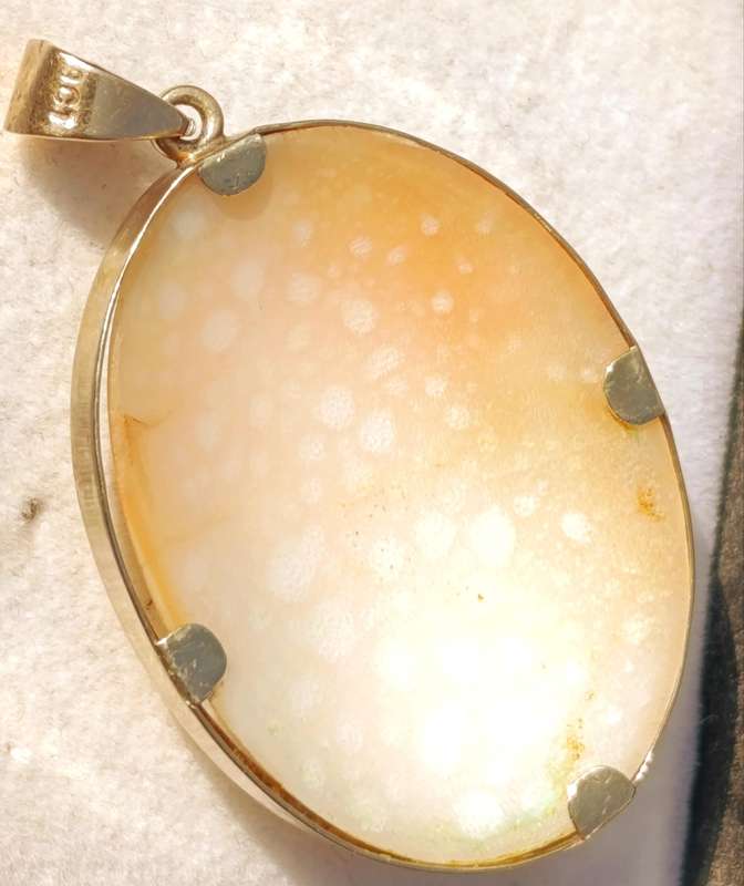Estate Large 9ct Gold Cameo Pendant
