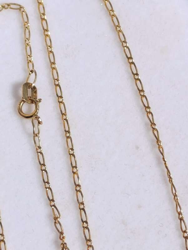 9ct Gold Chain With 7 Good Luck Rings