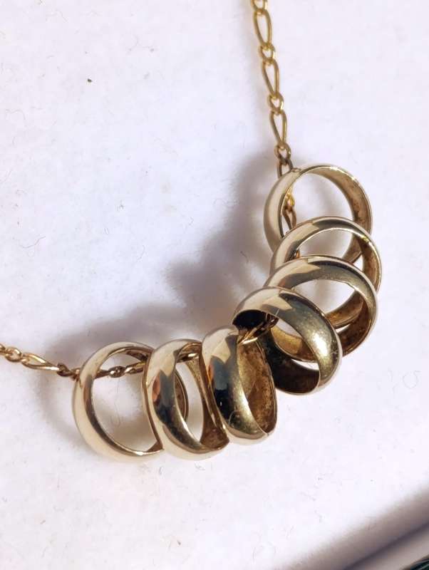 9ct Gold Chain With 7 Good Luck Rings