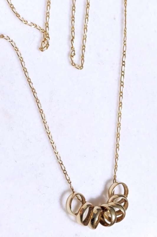 9ct Gold Chain With 7 Good Luck Rings