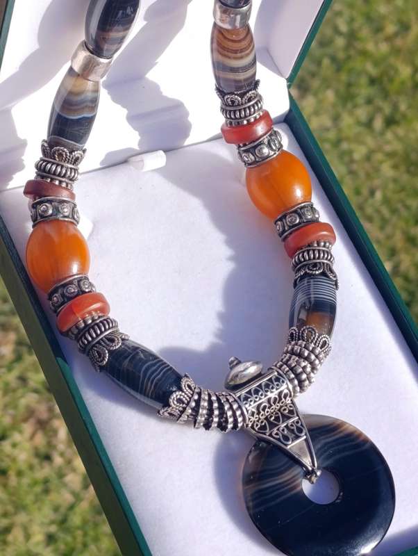 Heavy Vintage Agate and Carnelian Necklace