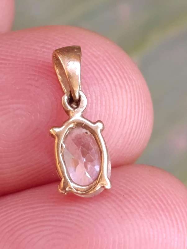 9ct Gold Oval Stone Pendant