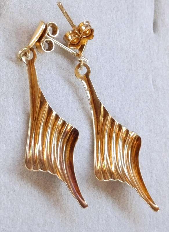 9ct Gold Vintage Twist Stripe Drop Earrings