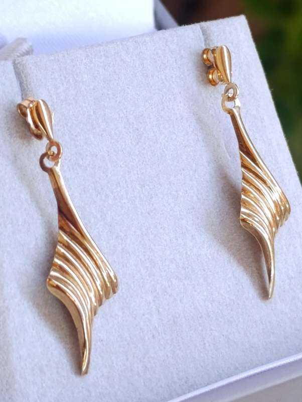 9ct Gold Vintage Twist Stripe Drop Earrings