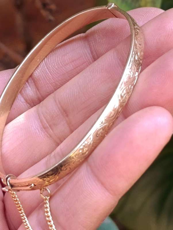 9ct Gold Bronze Core Cutwork Bangle