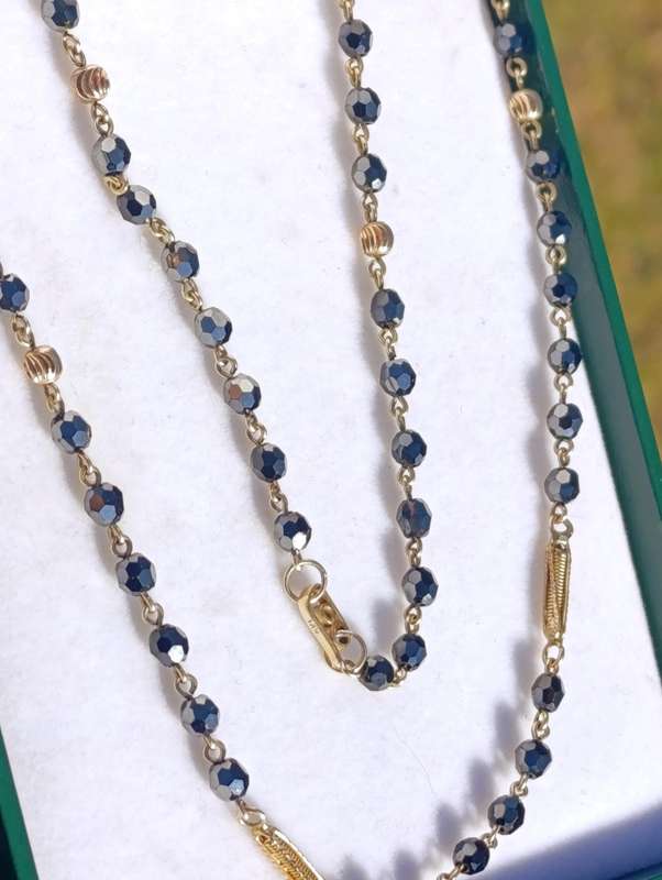 9ct Gold Vintage Black Crystal Necklace