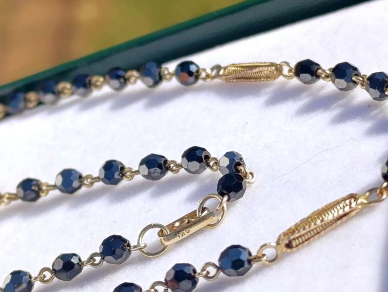 9ct Gold Vintage Black Crystal Necklace