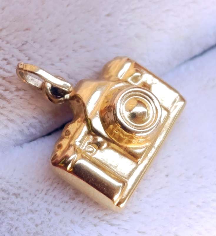 9ct Gold Camera Charm