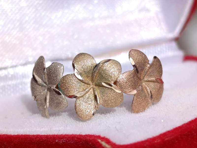9ct Gold Three Tone Flower Ring