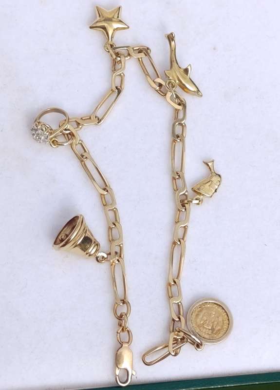 9ct Gold Vintage Charm Bracelet
