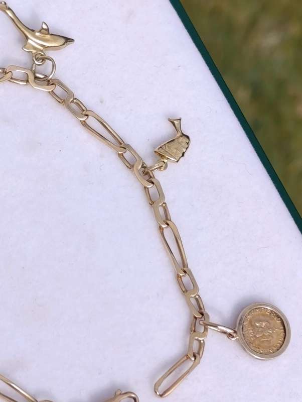 9ct Gold Vintage Charm Bracelet