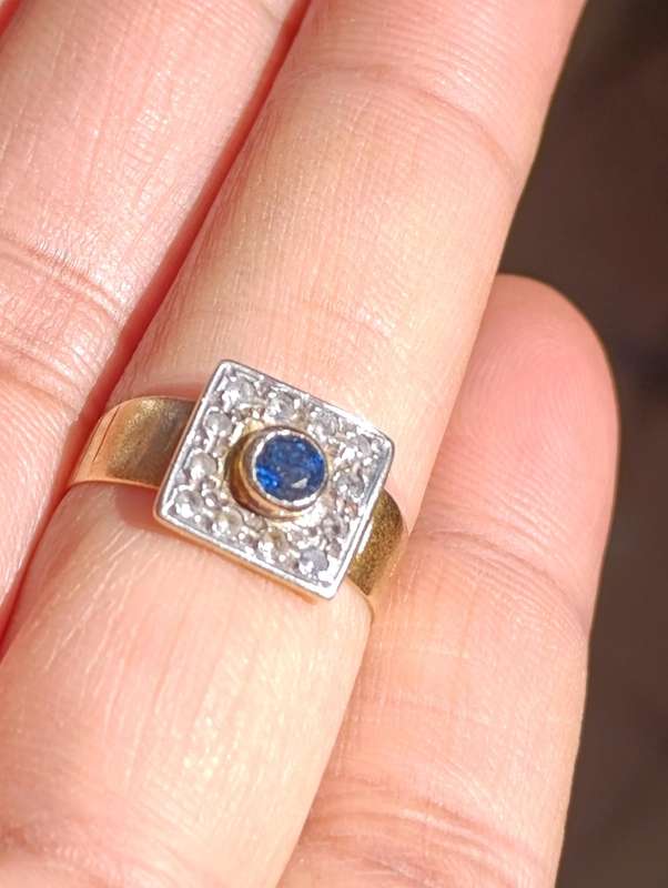 Estate Sapphire & Diamonds Ring
