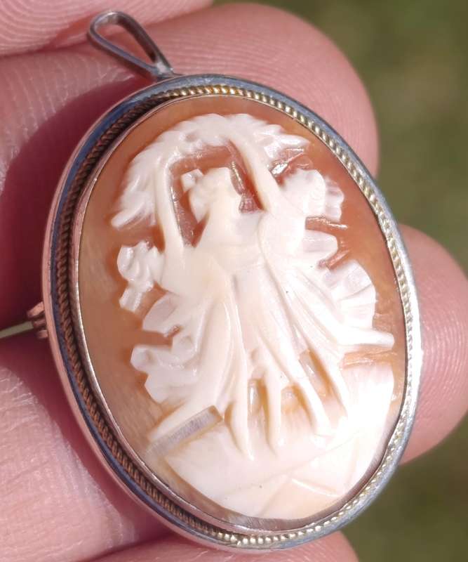 Vintage 800 Silver Three Graces Pendant