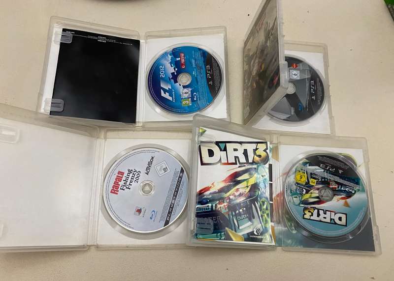 Sony Ps3 250 gig console. Plus Ps3 games and Xbox one games bundle.