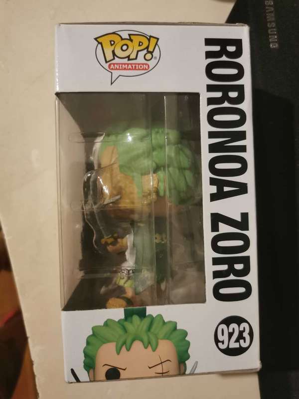 Roronoa Zoro with swords funko pop - One Piece