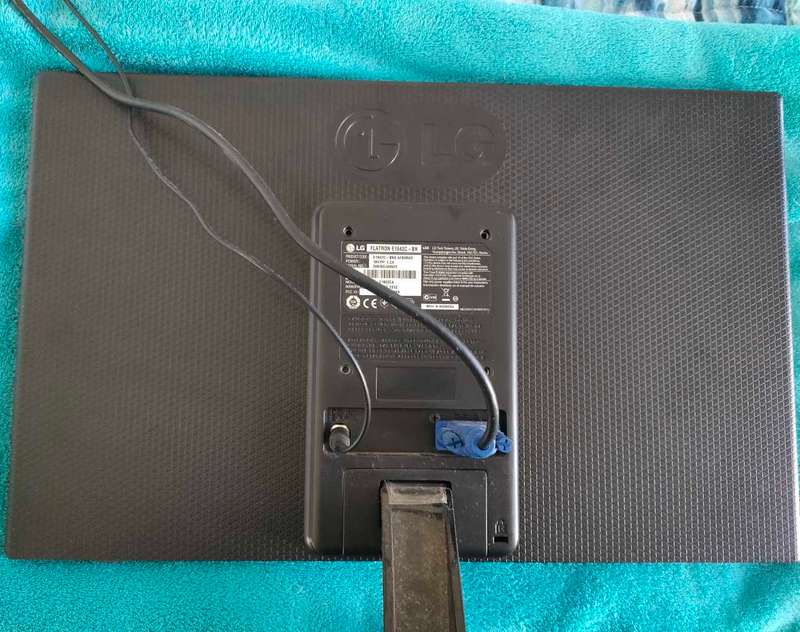 LG Monitor 18 inch