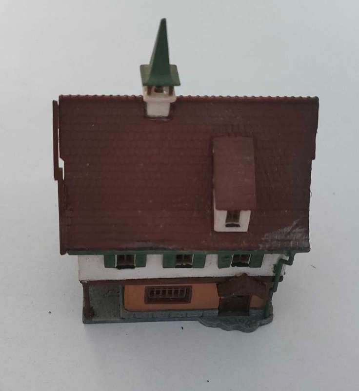 Z Gauge Building