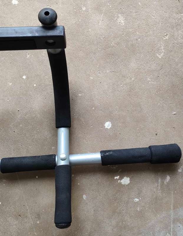 Pull Up Bar