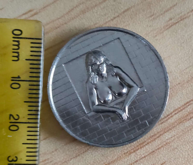 Heads & Tails Coin