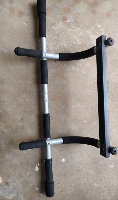 Pull Up Bar