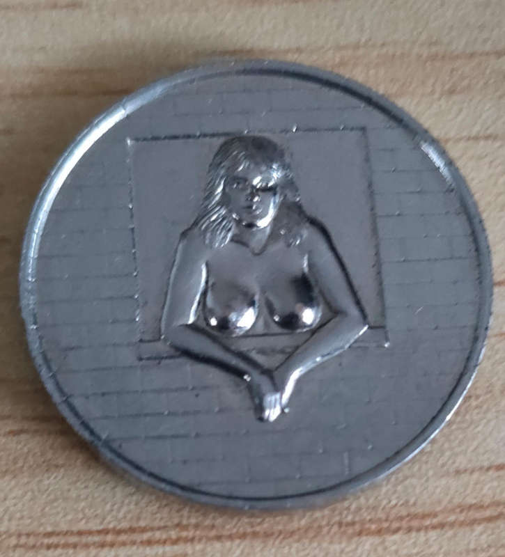 Heads & Tails Coin