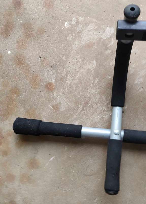 Pull Up Bar