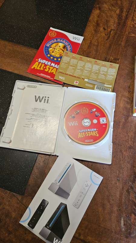 Wii Games Super Mario Bros & Bratz The Movie