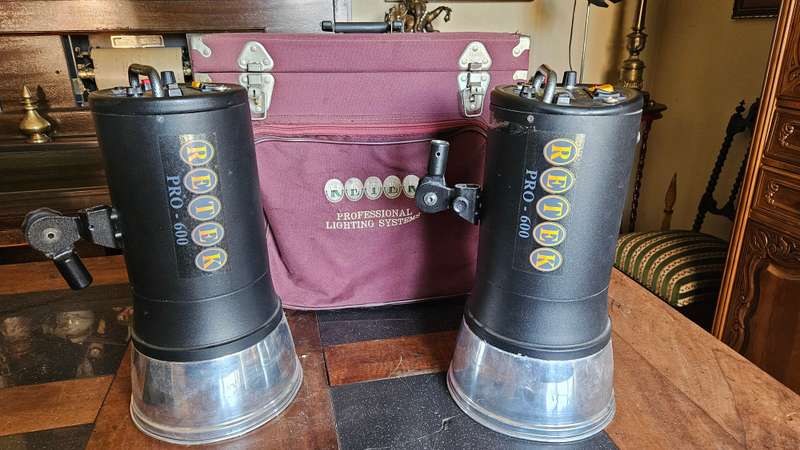 Retek Pro 600 Studio Lights