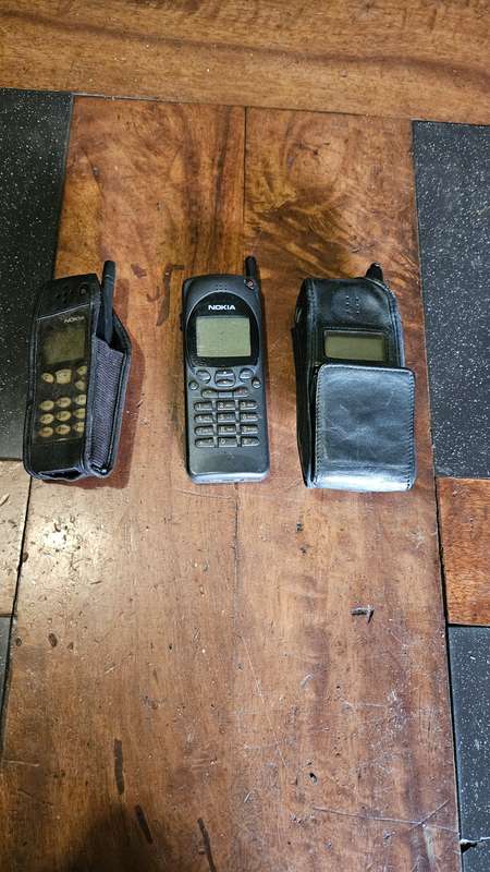 Cell Phone Lot