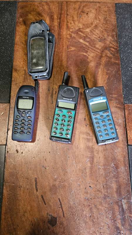 Cell Phone Lot
