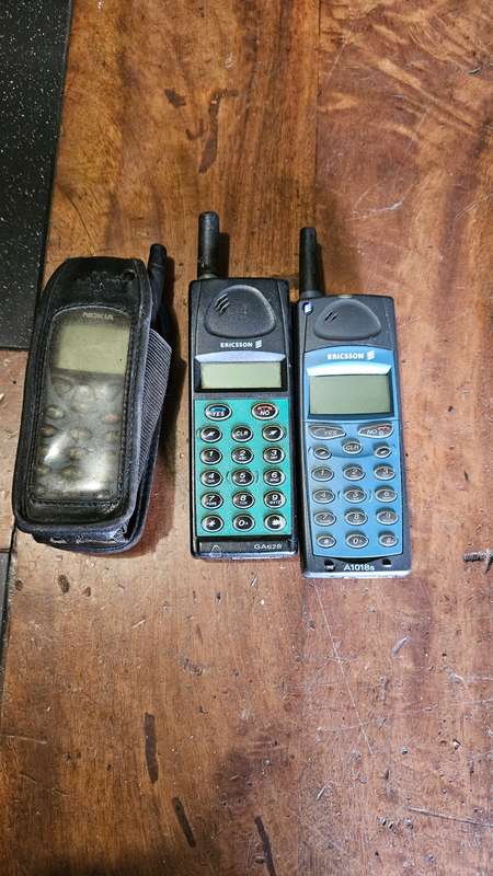 Cell Phone Lot