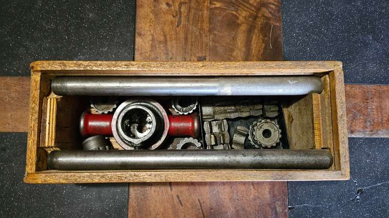 "RESERVED FOR TAAIBRAH"   Little Giant Pipe Threading Tool Kit. Made in USA