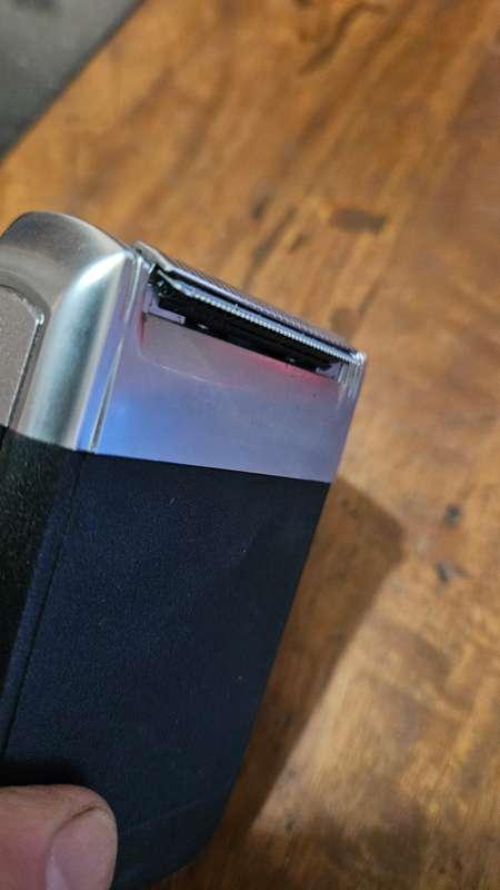 Remington De Lux Men's Rechargeable  Shaver