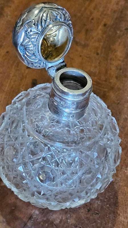 Beautiful Vintage Hall Marked Perfume Bottle