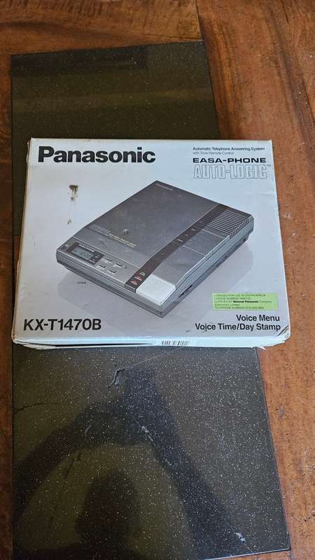 Panasonic Easy Phone Answering Machine. Model KX-T 1470B