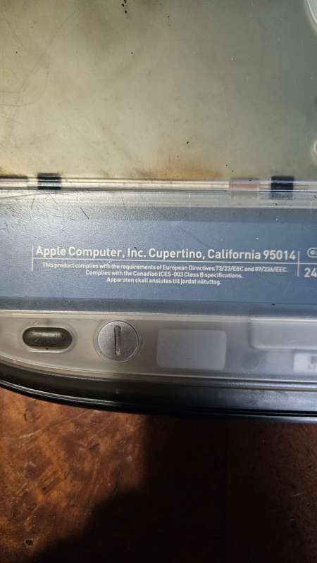 Apple I-Book Computer - MY Family No: M2453