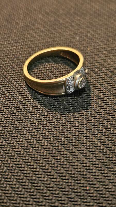 Ladies 9ct Gold Ring